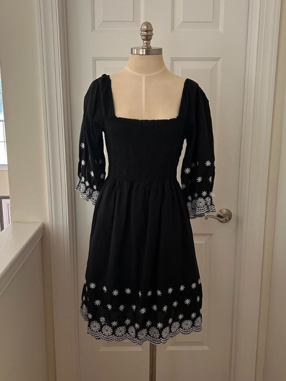 Kings Road black dress with white embroidered flowers size medium